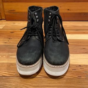 Steve MaddenBlack Boots size 9